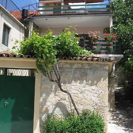 Apartments Darinka Skradin Room photo