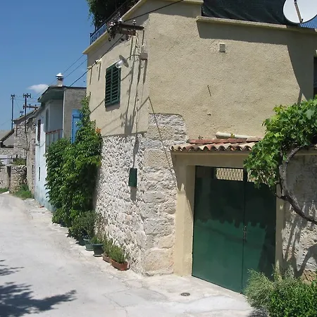 Apartments Darinka Skradin Room photo