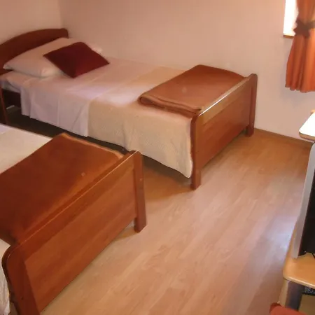 Apartments Darinka Skradin Room photo