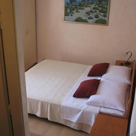 Apartments Darinka Skradin Room photo