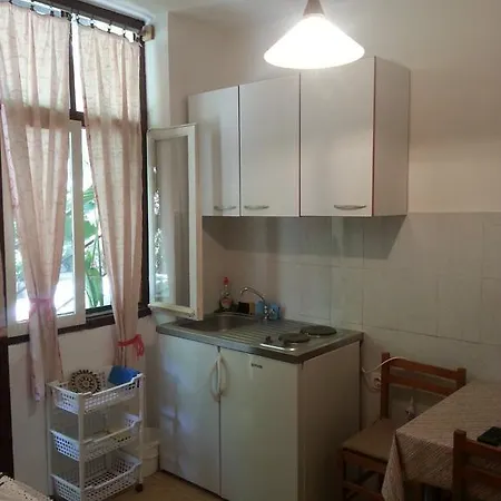 Apartments Darinka Skradin Room photo